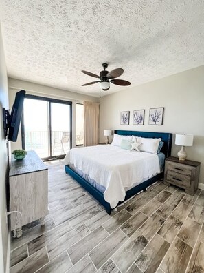 2 bedrooms, WiFi, bed sheets - GulfCrest 2 BDRM -Newly renovated w/walkin shower; Beach Chair Srvc Included (Panama City Beach)