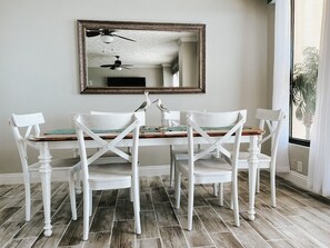 Dining - GulfCrest 2 BDRM -Newly renovated w/walkin shower; Beach Chair Srvc Included (Panama City Beach)