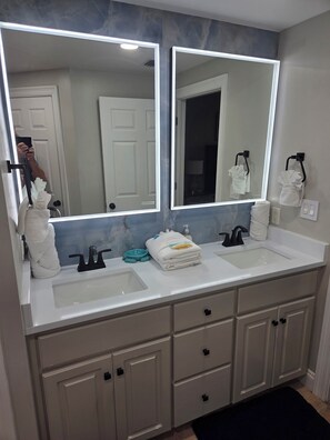 Bathroom - GulfCrest 2 BDRM -Newly renovated w/walkin shower; Beach Chair Srvc Included (Panama City Beach)