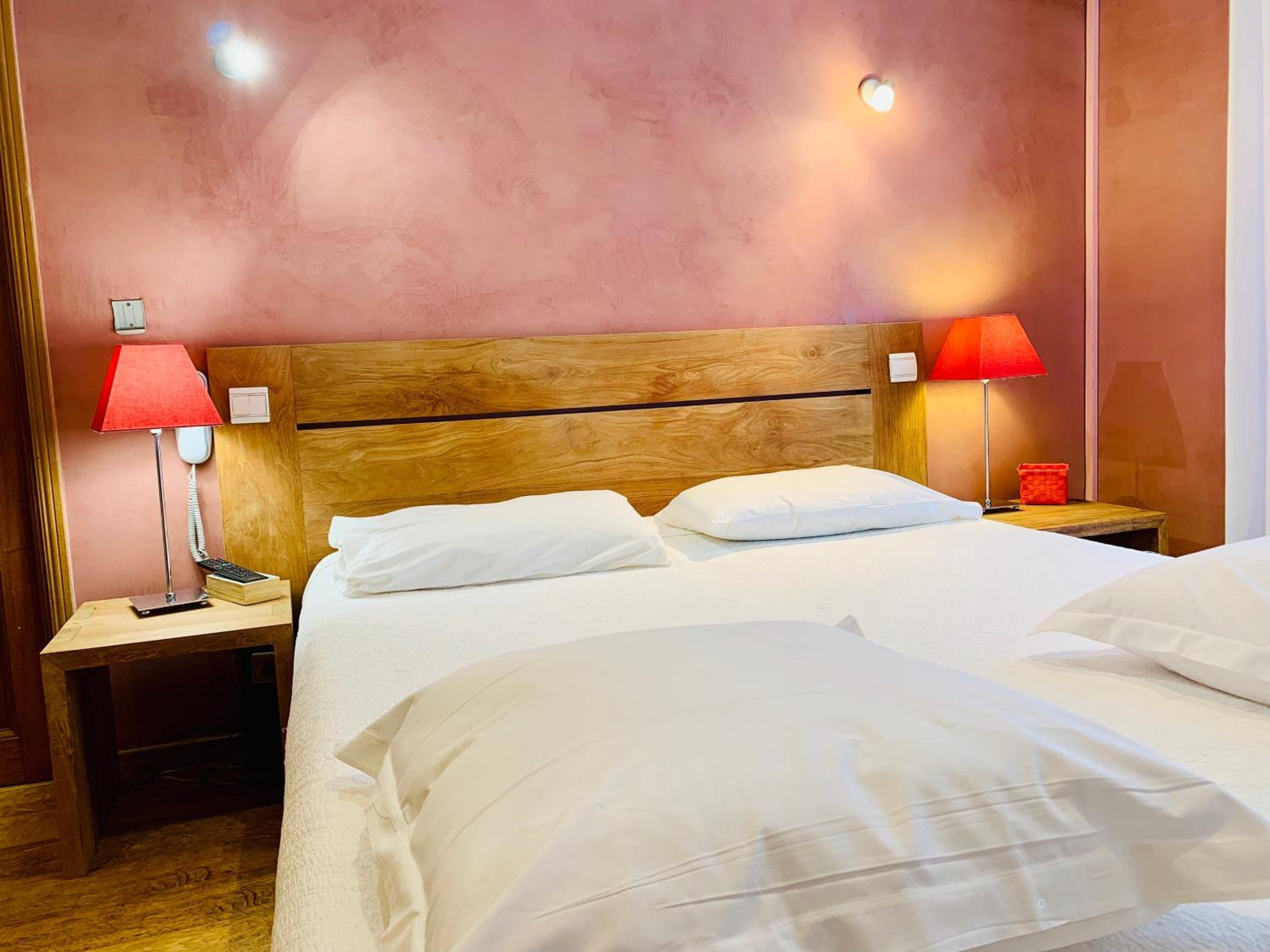 soundproofing, cots/infant beds, free wifi, bed sheets