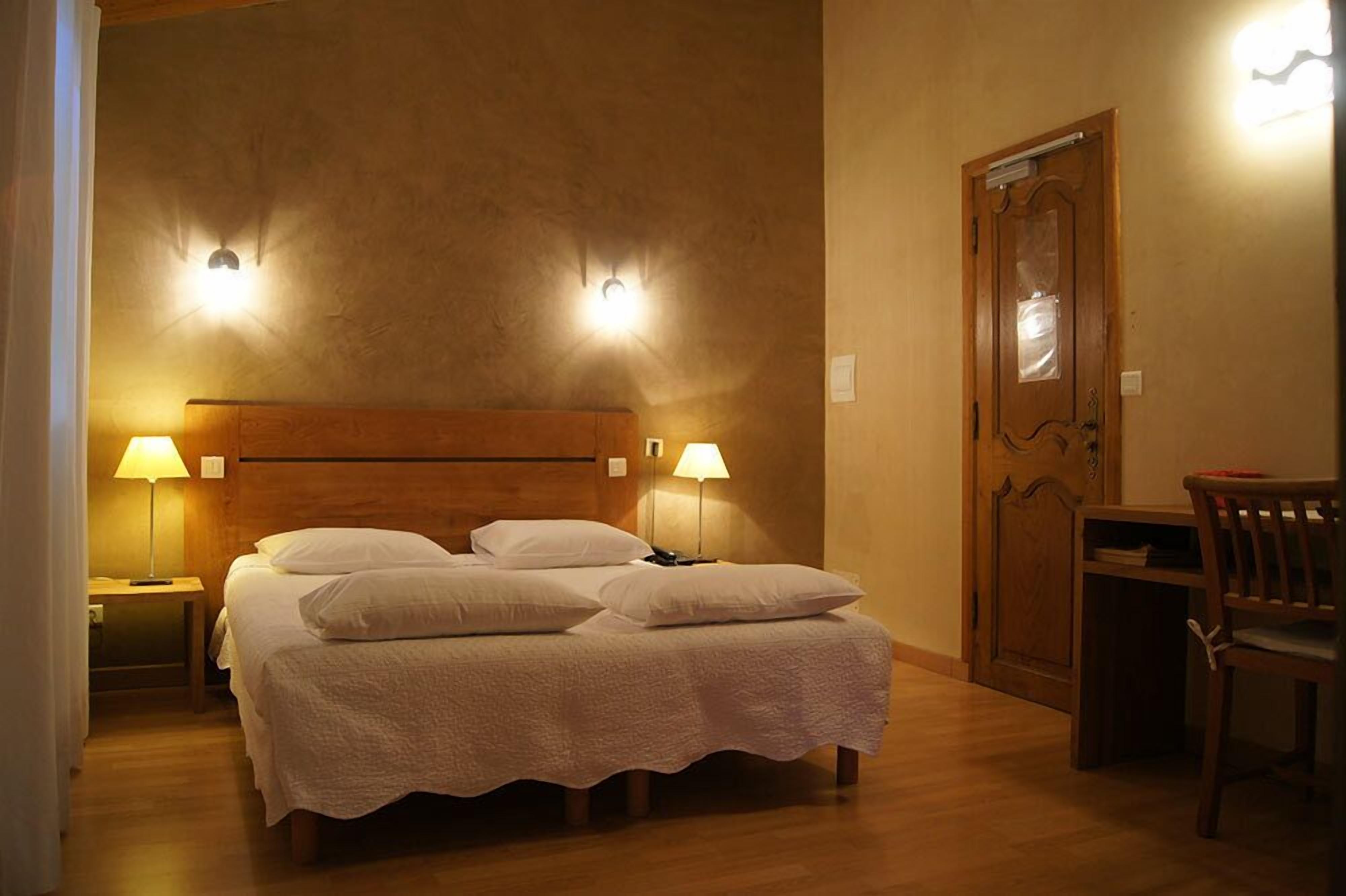 double room | soundproofing, cots/infant beds, free wifi, bed sheets