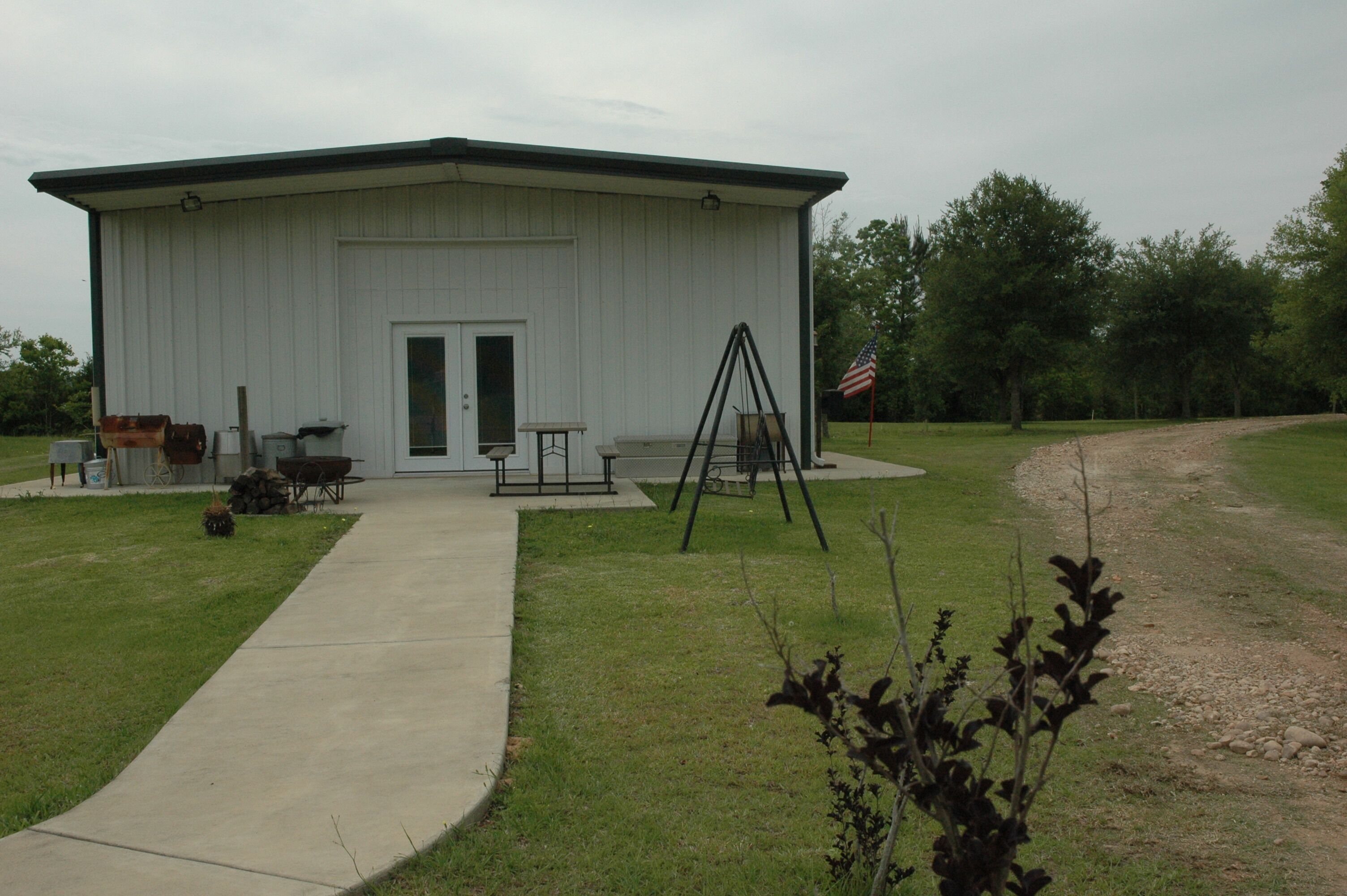 PRIVATE-SECLUDED-Shooting range & fishing-1200 sq' house on 10acres w/pond  WIFI