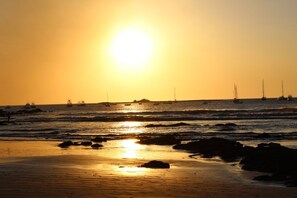 Beach - BEST DEAL IN HEART OF TAMARINDO. Block from the beach, walk to everything! (Tamarindo)