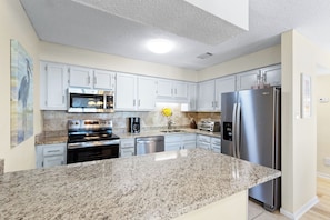 Fridge, microwave, oven, stovetop - SPRING/SUMMER DATES AVAILABLE (Orange Beach)