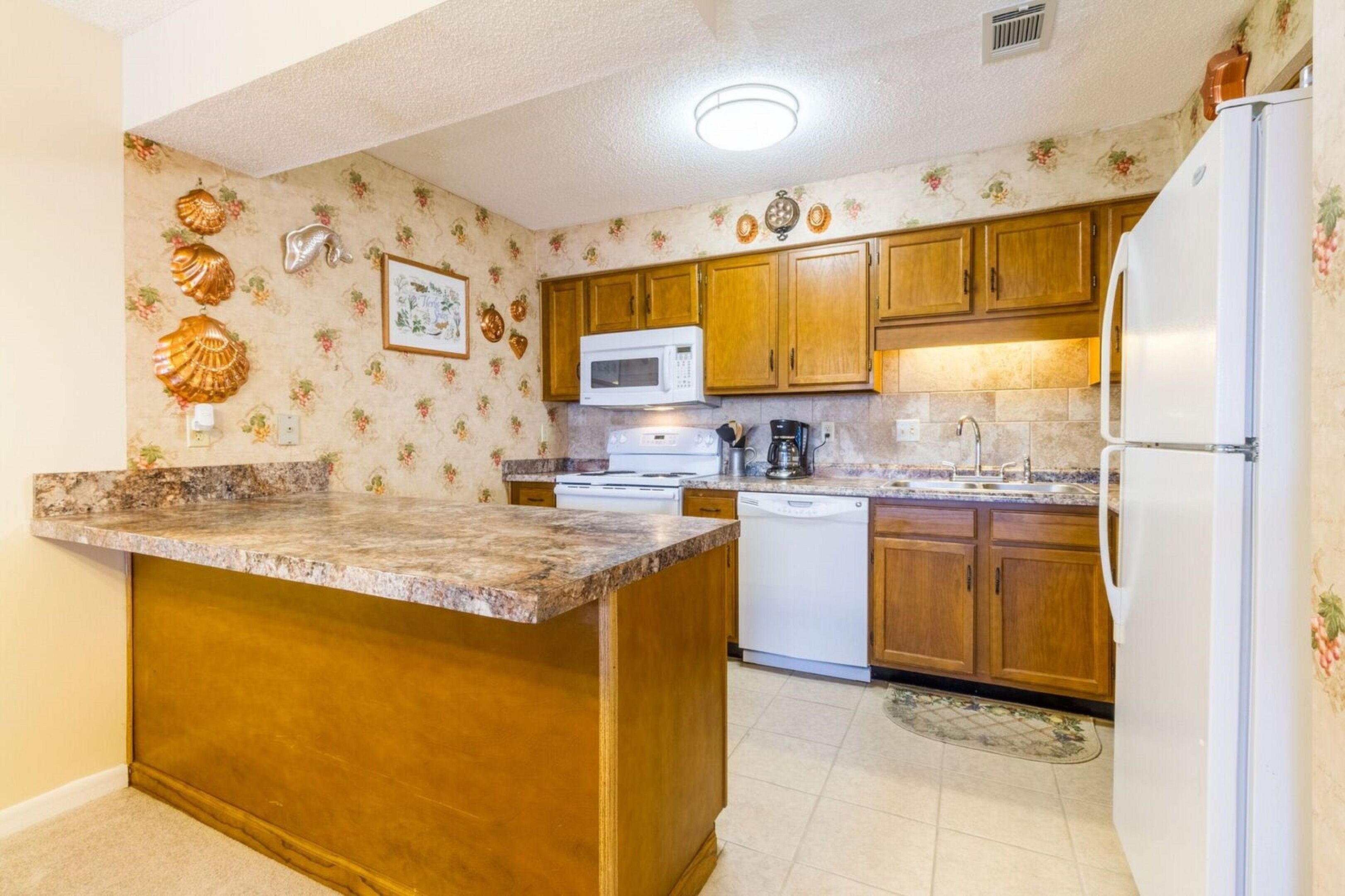 SPRING/SUMMER DATES AVAILABLE