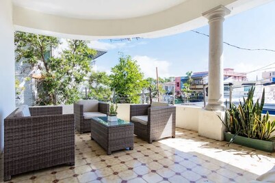 Perfect for small group or family close to everything apt 3