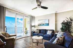 Smart-TV, DVD-Player, Bücher