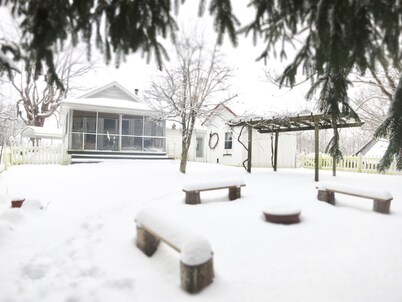 The Homestead, at Nine Pines Farm - Hot Tub and Walking Trails