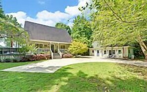 Exterior - Cameron House Retreat:  Lake, wine & mountain paradise! 5 miles to Helen! (Cleveland)