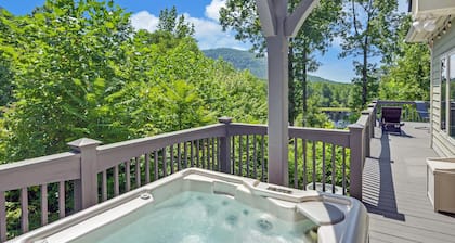 Cameron House Retreat: Lake, wine & mountain paradise! 5 miles to Helen!