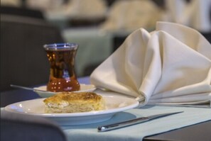 Daily buffet breakfast for a fee - Greymark Hotel (Izmir)