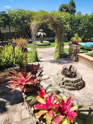 Terrace/patio - Beautiful Private Get-away, Casita/Studio (Vista)