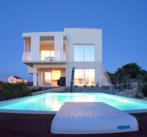 Villa Summer Dreams - a peacful oasis in Murter - suitable for family and groups