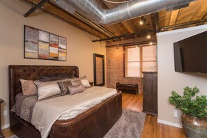 2 bedrooms, iron/ironing board, WiFi, bed sheets - In The Heart of Lower Downton Denver in a beautiful historic building. Unit 303B (Denver)