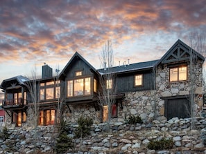 Exterior - Large, Luxe, walk2town, 2 min DV & PC bases. Theater, game room, steam room (Park City)