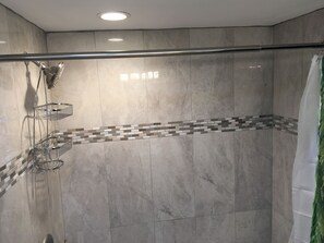 Shower, hair dryer, towels - Oceanfront Ground Floor Condo. 37 Steps to the Water (Smith Bay)