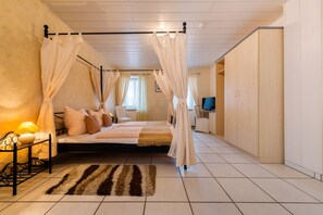 Comfort Double Room, Non Smoking | Minibar, rollaway beds, free WiFi, bed sheets - Moselhotel Ludwigs (Köwerich)