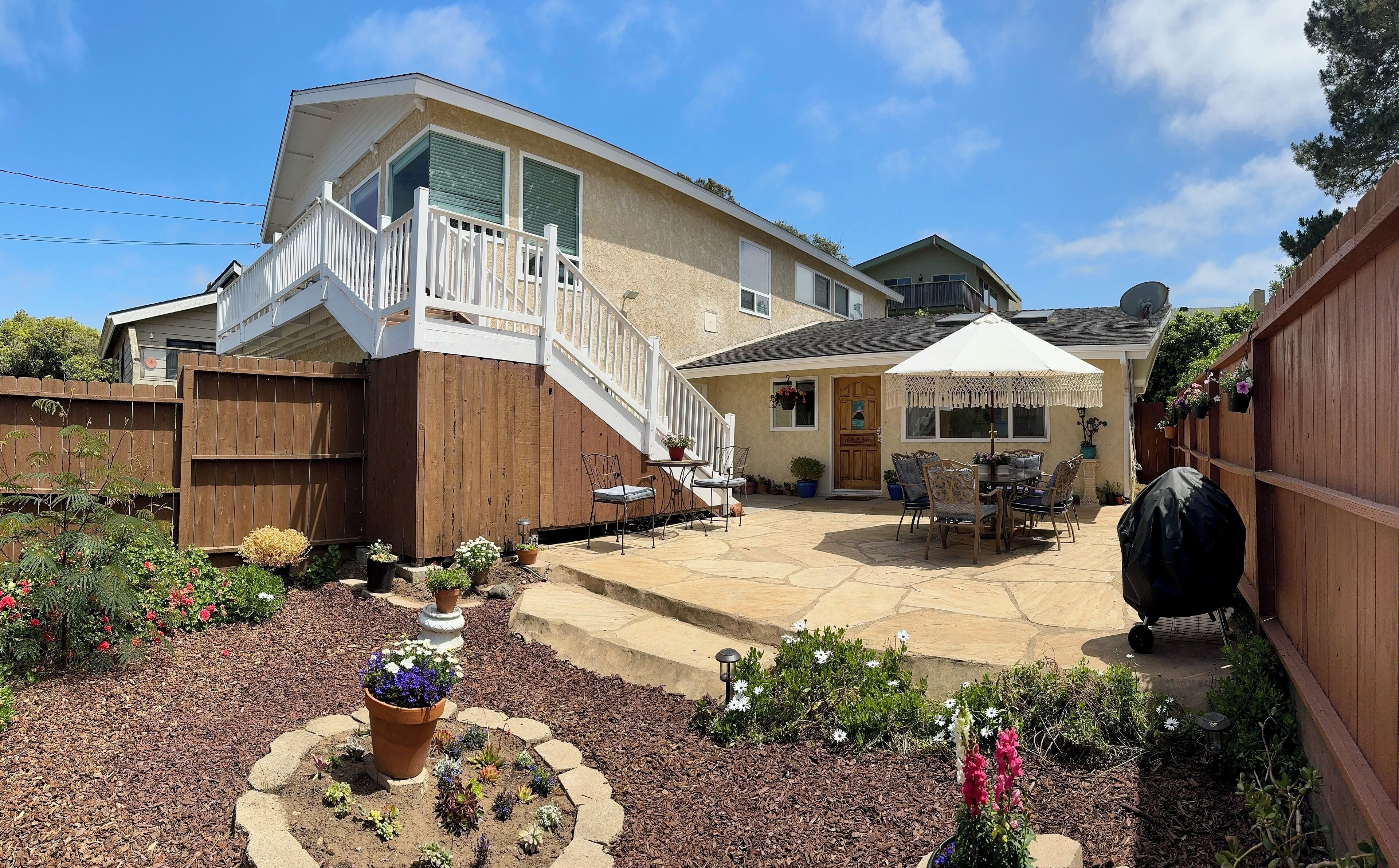 Comfortable large 4  bedroom home with . 15 minutes to beautiful Pismo Beach