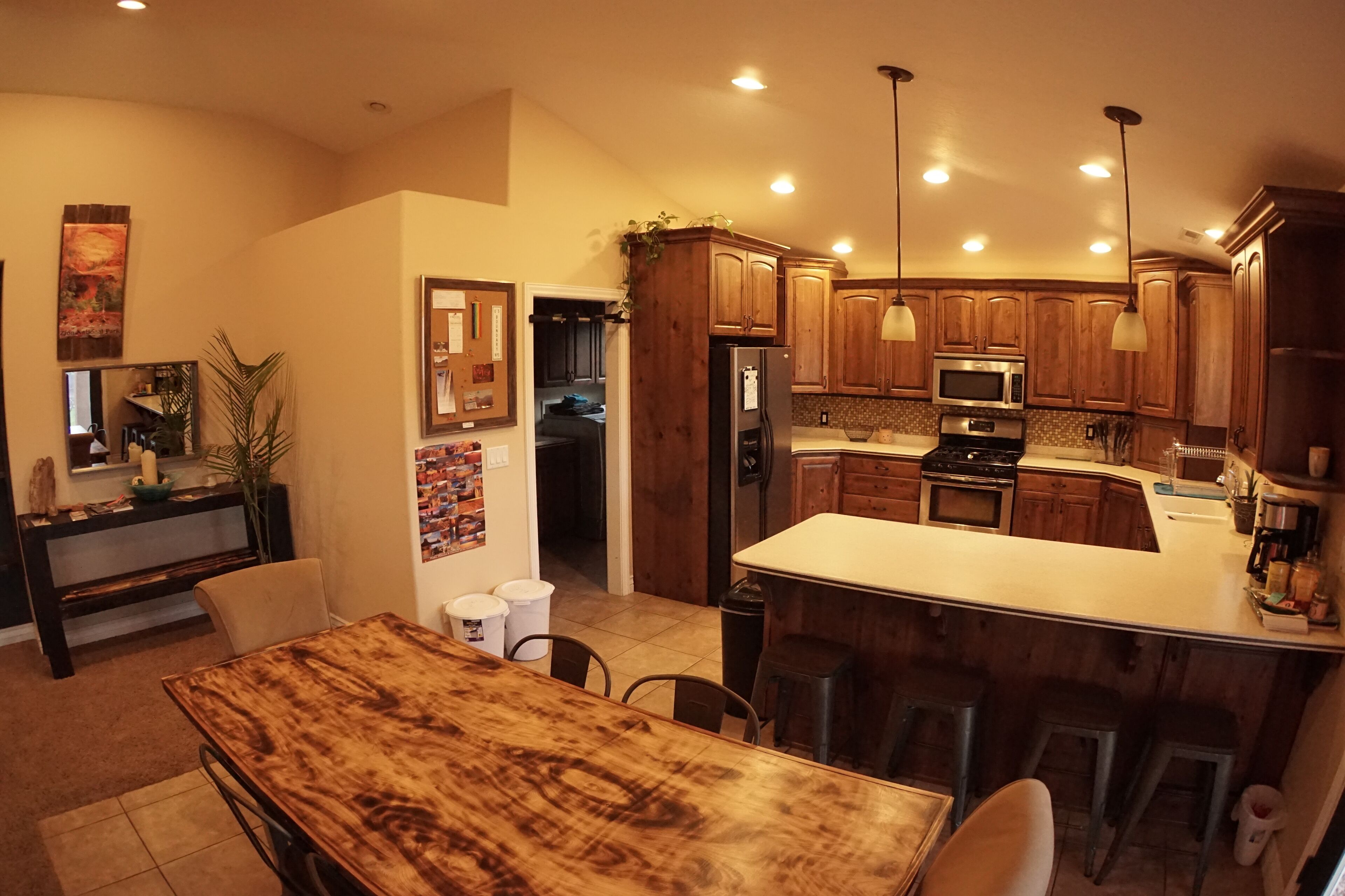  Clean home 20 min from Zion, Sand Hollow, Bryce Canyon 2hrs! 