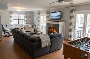 Smart TV, fireplace, DVD player, table football