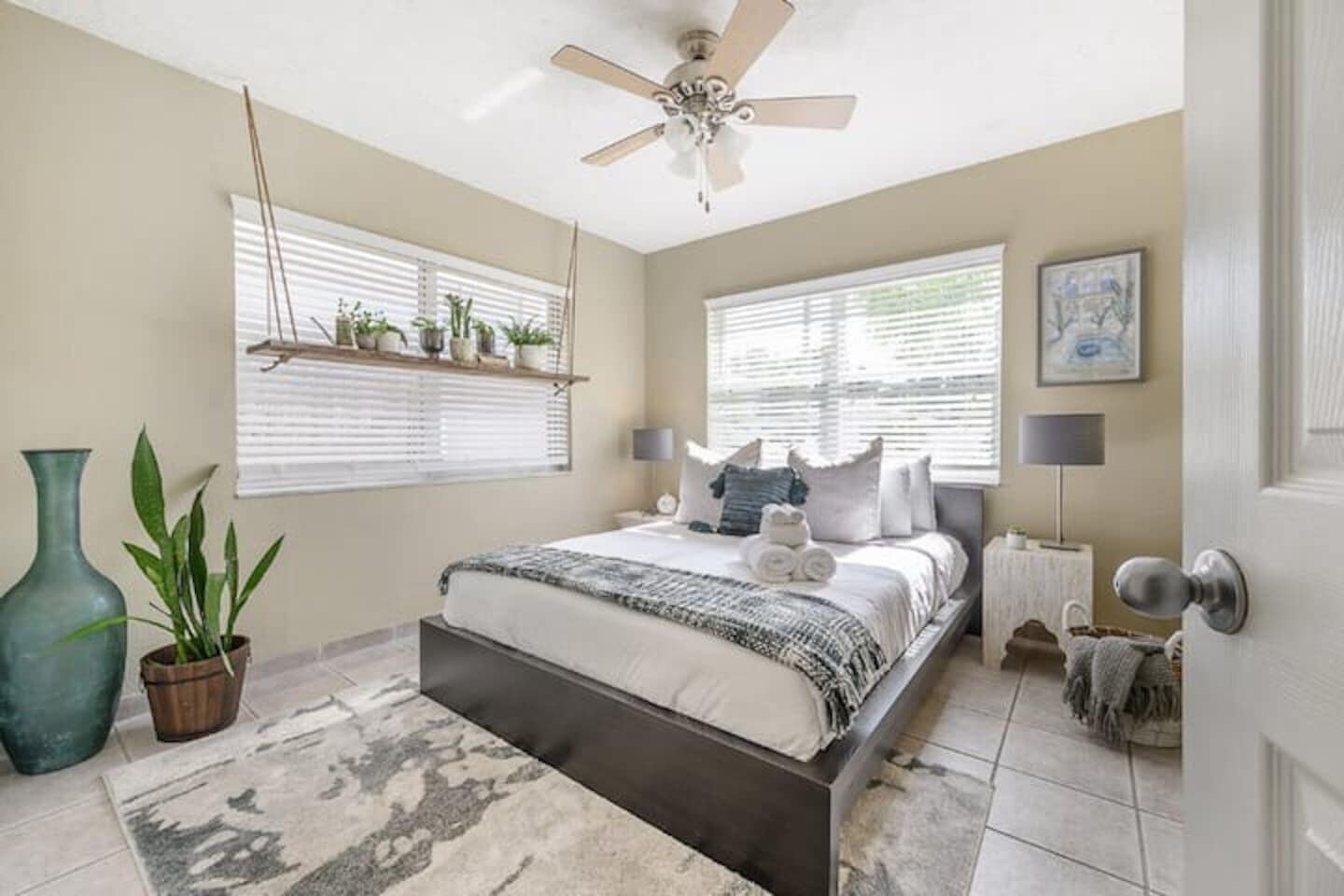 Family Getaway/ King/Queen Beds/ Parking+Safe