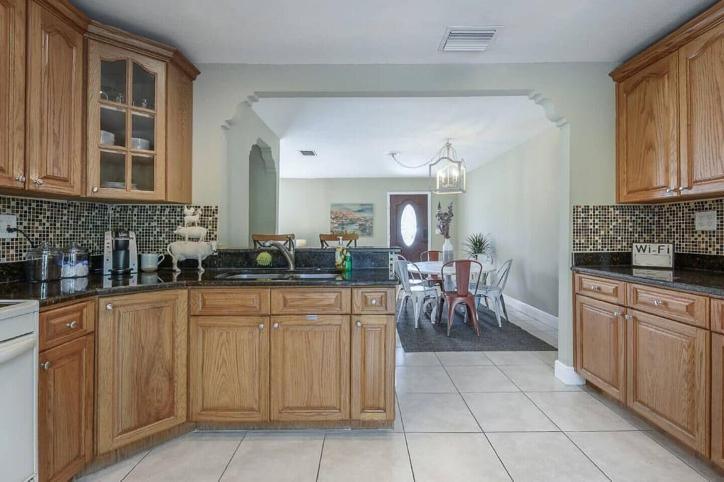 Family Getaway/ King/Queen Beds/ Parking+Safe