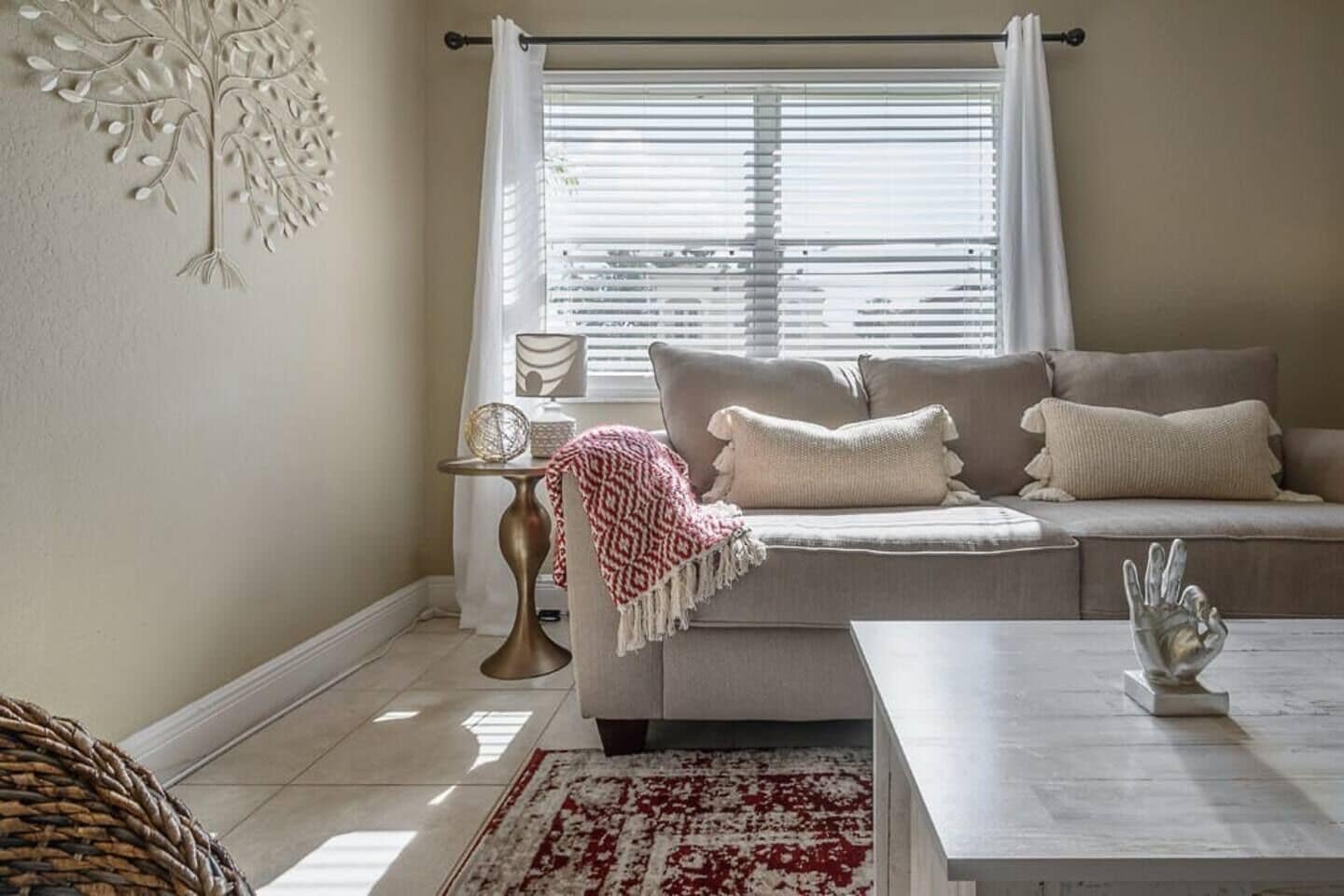 Smart TV, Netflix, Hulu, streaming services