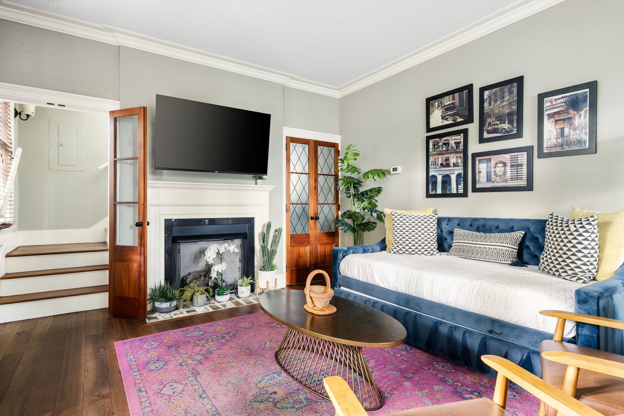 TV, fireplace, offices