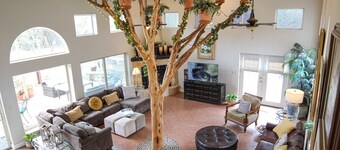 3,300 ft, Lakeview, Hot Tub, Big Yard, Deer, Koi, Tubbing
CL Gorge,Gruene Hall