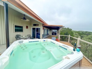 Terrace/patio -  3,300 ft, Lakeview  Hot Tub, 3 acres, Deer, Water sports
CL Gorge, Gruene Hall (Canyon Lake)