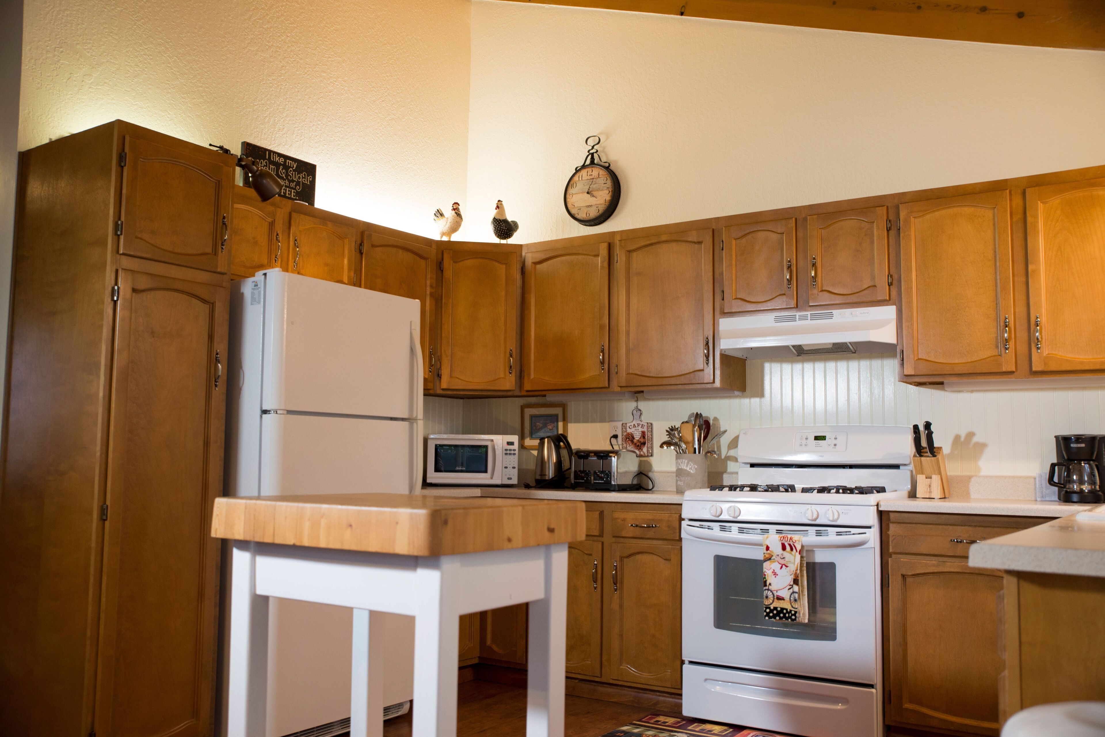  Lovely Chalet near Yosemite in Pine Mountain Lake gated resort-style community 