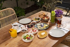 Desayuno completo incluido todos los días