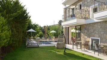 Piscine extérieure (ouverte en saison)