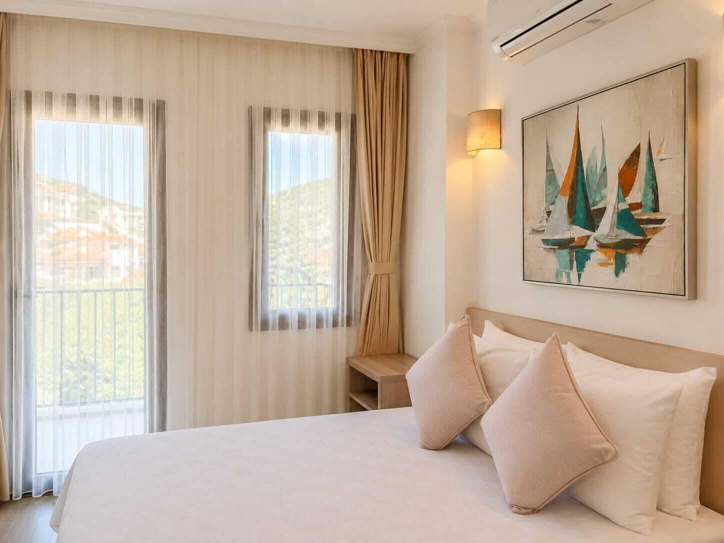 Ropa de cama de alta calidad y minibar 