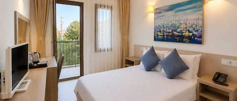 Room, Sea View | Premium bedding, minibar, in-room safe, desk