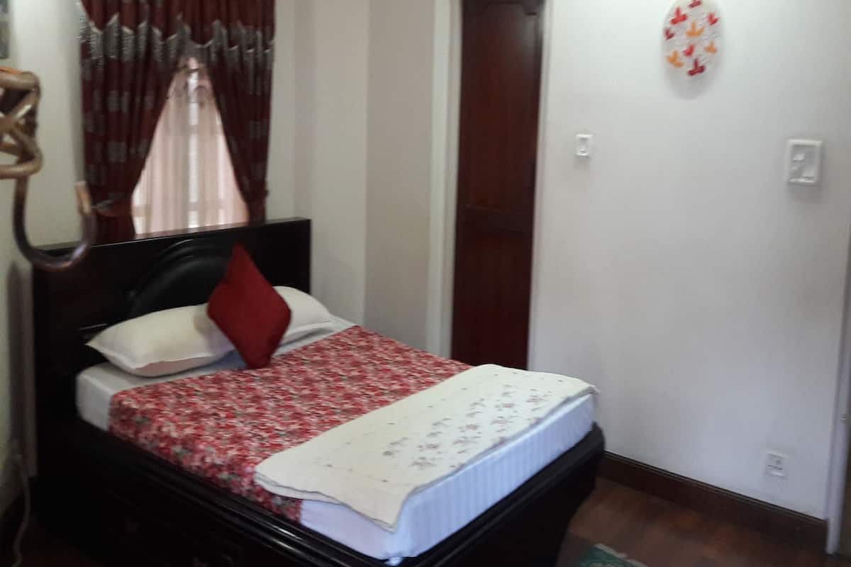 Deluxe Double Room, Balcony | Iron/ironing board, free WiFi