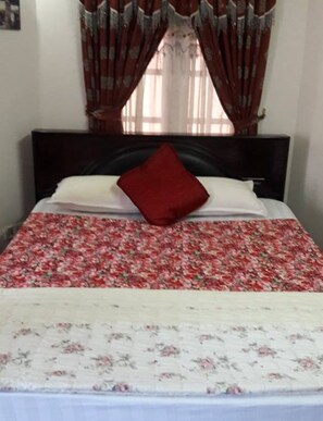 Deluxe Double Room, Balcony | Iron/ironing board, free WiFi - Pari Homestay (Kathmandu)