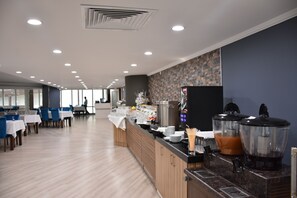 2 restaurants, breakfast, lunch, dinner served; Turkish cuisine - Grand Hotel Artvin (Artvin)