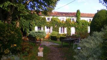 EntrĂ©e de lâhĂ©bergement