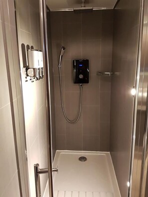 Luxury Apartment, 1 Bedroom, Hill View | Bathroom - Oxton Luxury Apartments (Lauder)