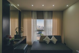 Egyptian cotton sheets, premium bedding, down comforters, pillowtop beds