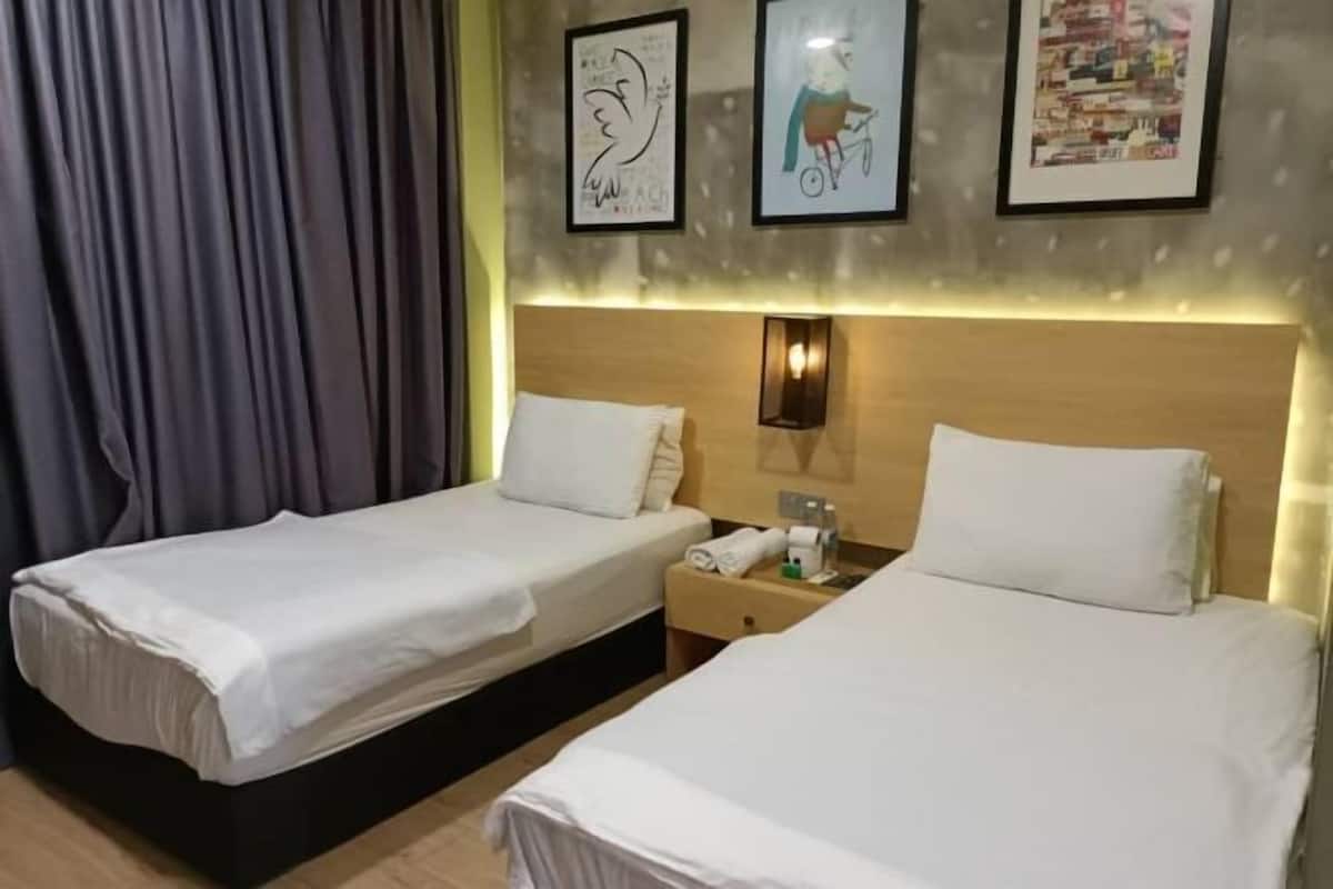 Free WiFi, bed sheets