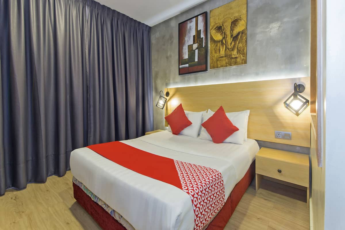 Masa, ücretsiz kablosuz İnternet, çarşaf takımı 