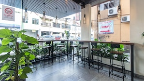 Khu ẩm thực ngoài trời