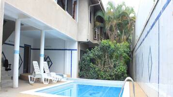 Outdoor pool, pool umbrellas