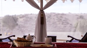 Superior Luxury Tent | In-room dining