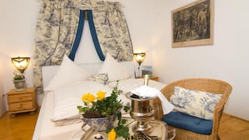 In-room safe, desk, soundproofing, iron/ironing board