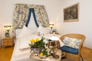 In-room safe, desk, soundproofing, iron/ironing board