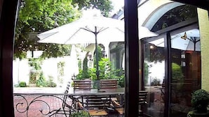 Terrace/patio - Hotel Platengarten (Ansbach)