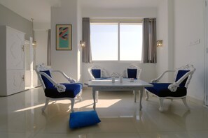 32-Zoll-LED-Fernseher mit Satellitenempfang, Fernseher